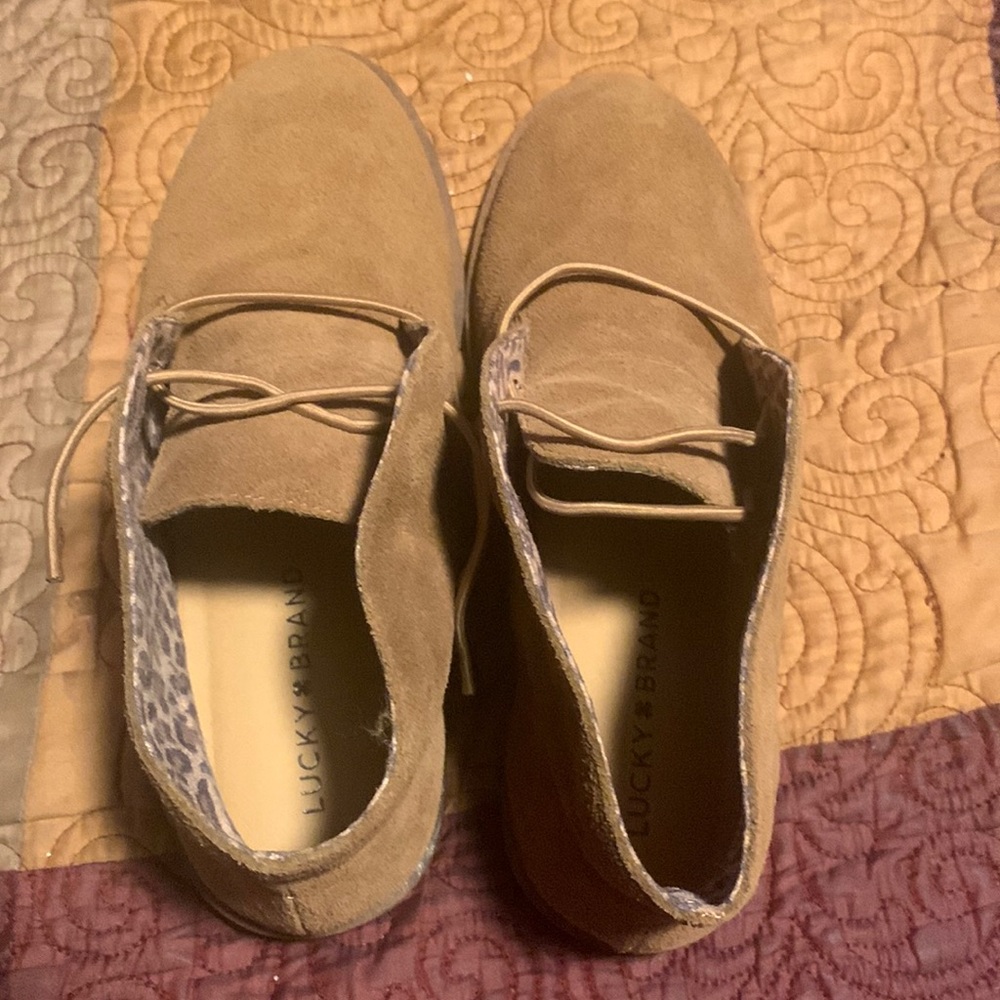 Lucky brand ankle boot band new never wore from macys size 6.5m